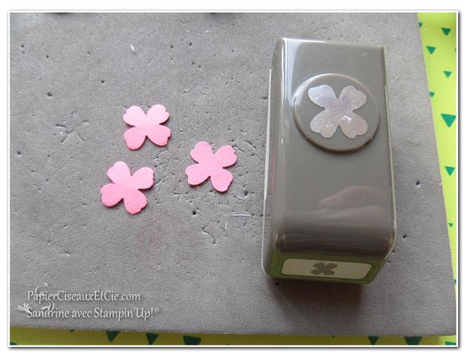 1 création fleur en relief étape 1 papierciseauxetcie.com