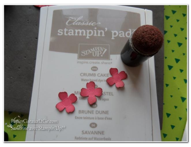 1 création fleur en relief étape 2 papierciseauxetcie